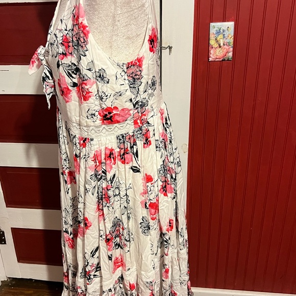 Torrid White & Pink Floral Tiered Midi Dress Size 12 NWOT - Picture 8 of 14